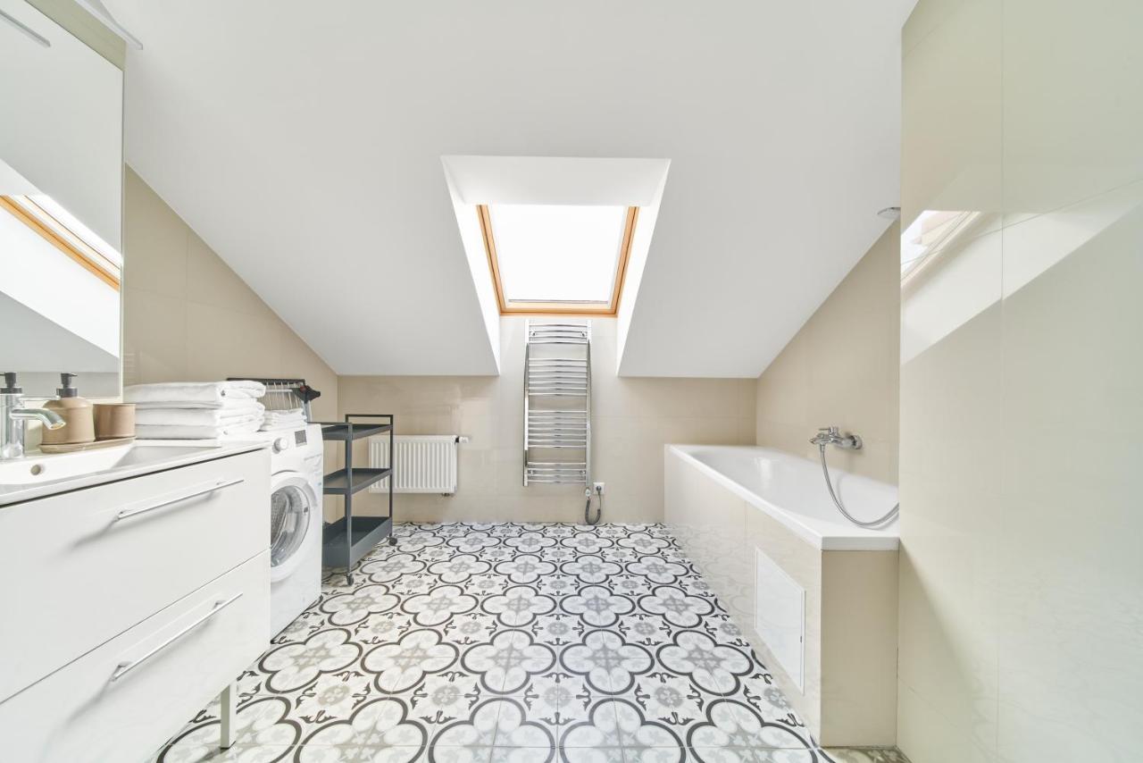 Modern Two-Bedroom Apartment, Vilnius City Centre Екстериор снимка